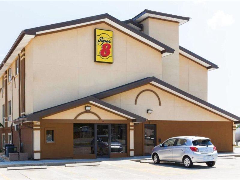 Super 8 By Wyndham Brunswick/St Simons Island Area Hotel Екстериор снимка