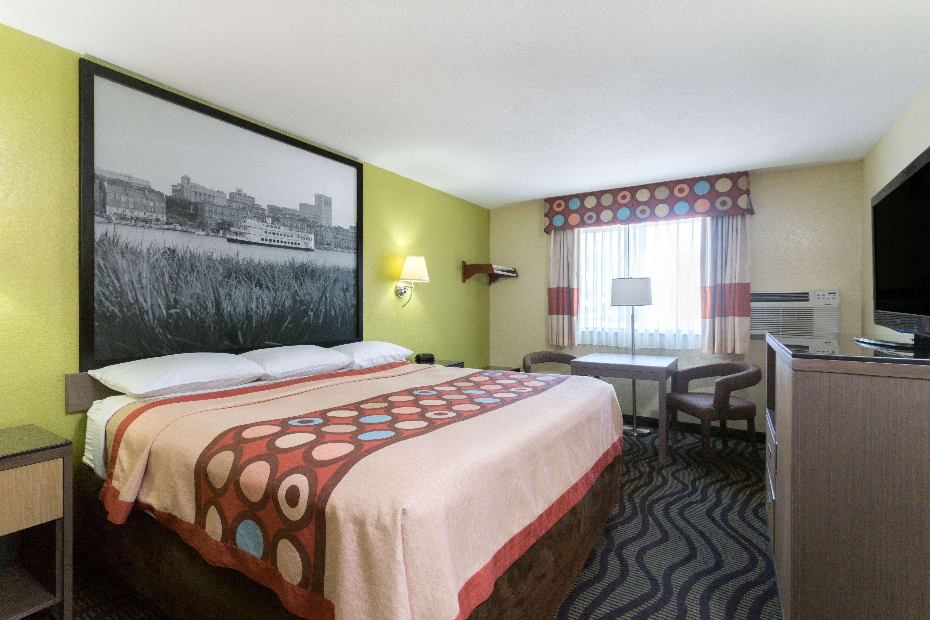 Super 8 By Wyndham Brunswick/St Simons Island Area Hotel Екстериор снимка