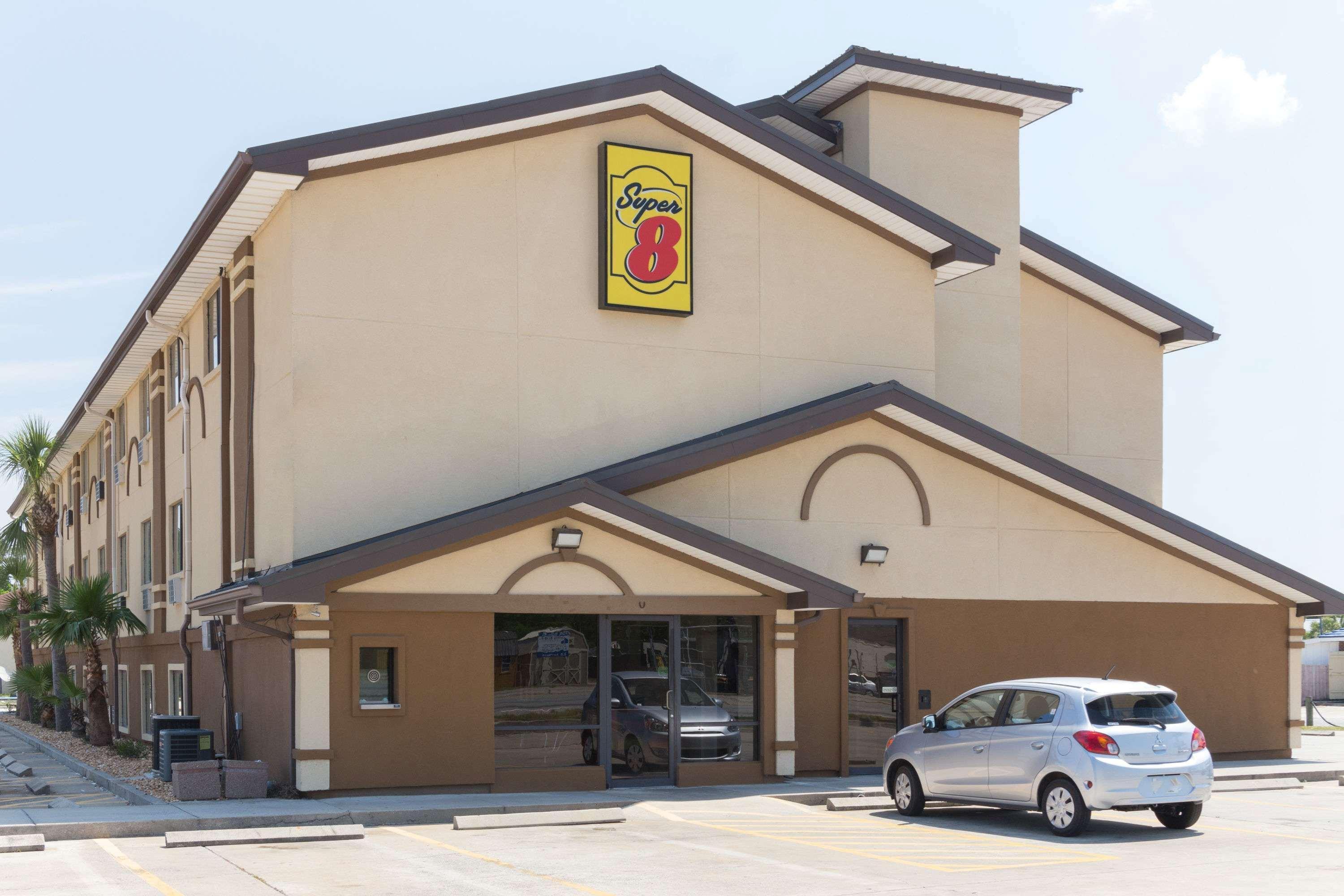 Super 8 By Wyndham Brunswick/St Simons Island Area Hotel Екстериор снимка
