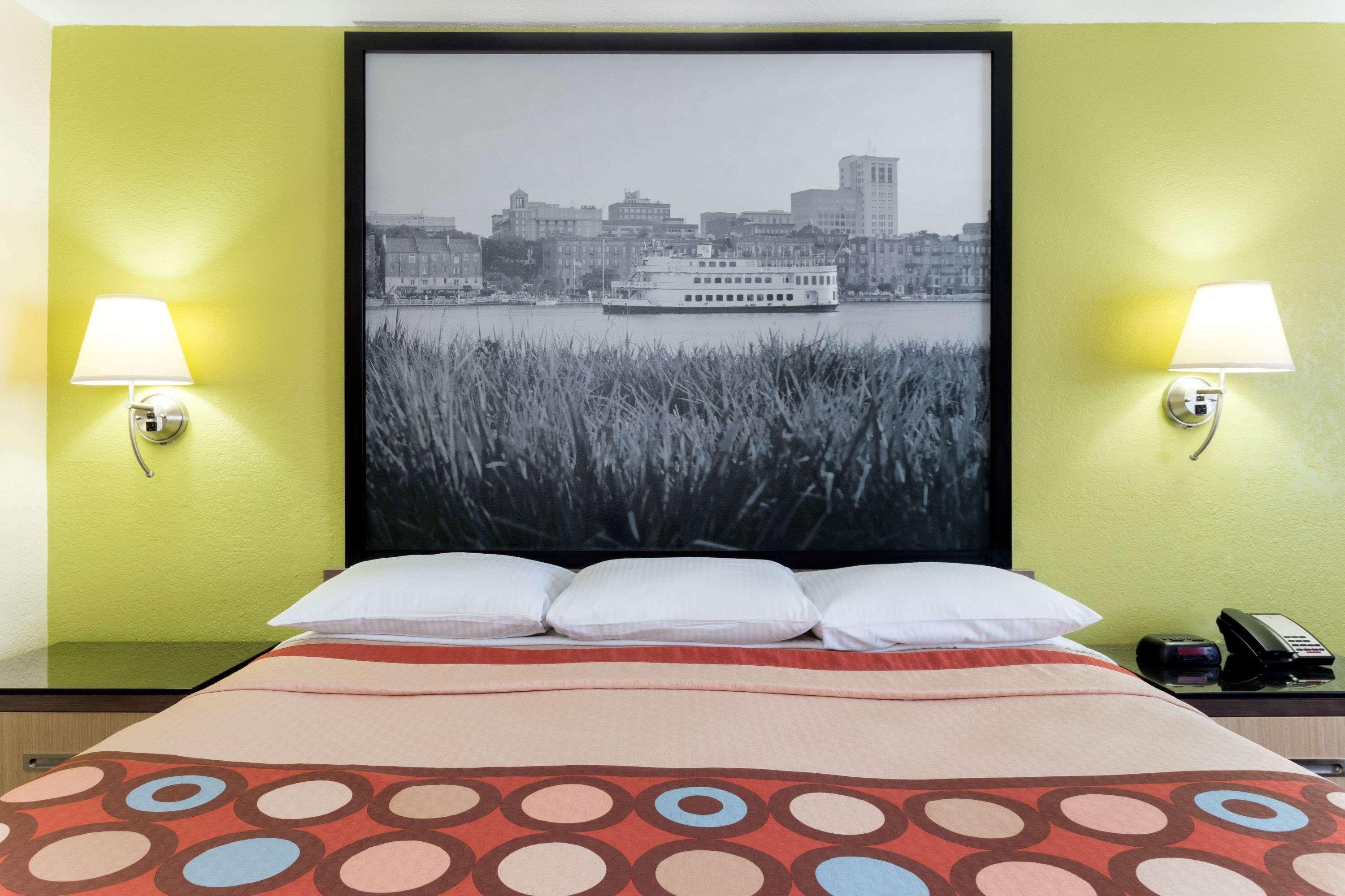 Super 8 By Wyndham Brunswick/St Simons Island Area Hotel Екстериор снимка