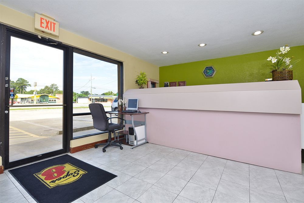 Super 8 By Wyndham Brunswick/St Simons Island Area Hotel Екстериор снимка