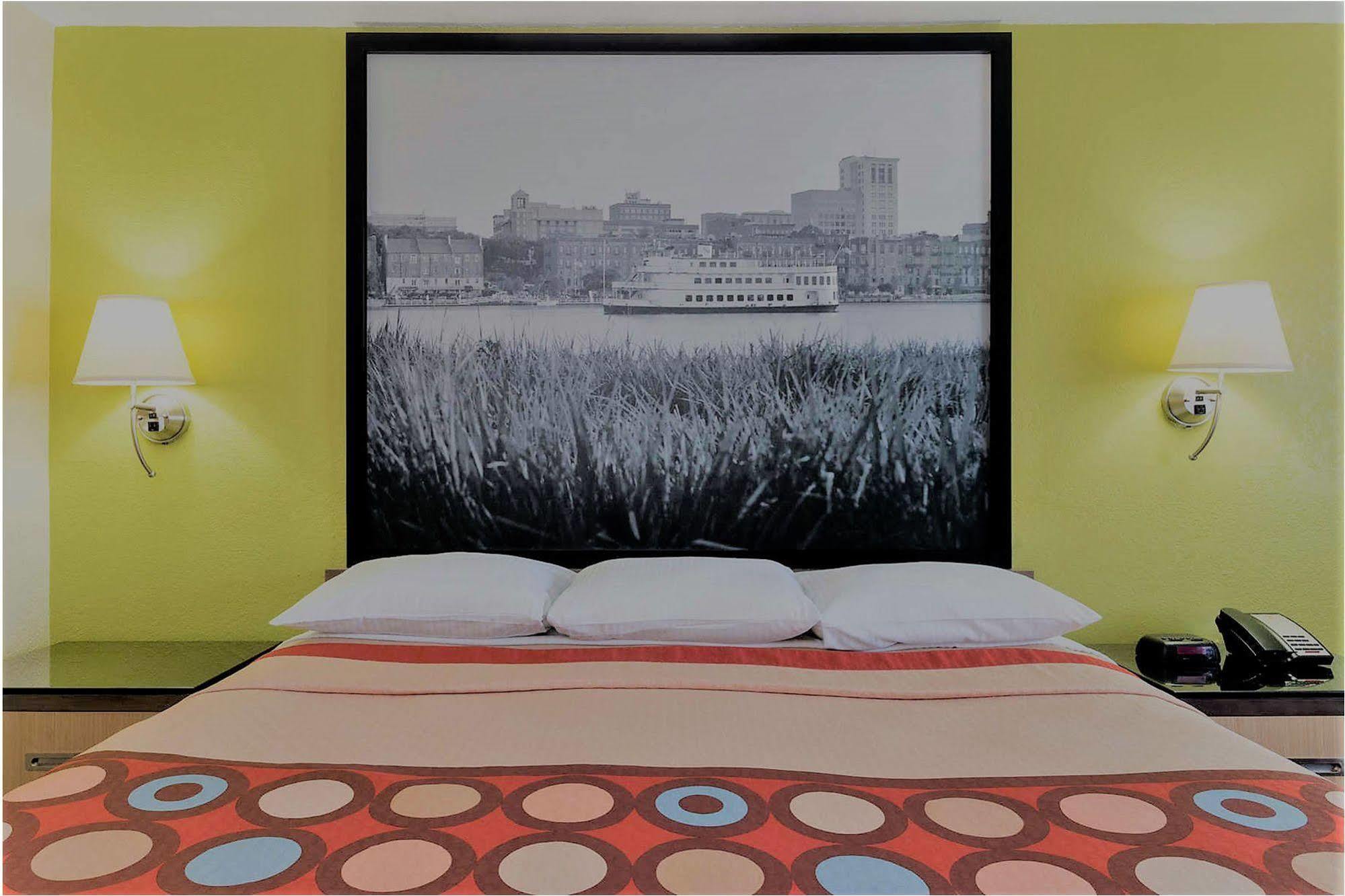 Super 8 By Wyndham Brunswick/St Simons Island Area Hotel Екстериор снимка